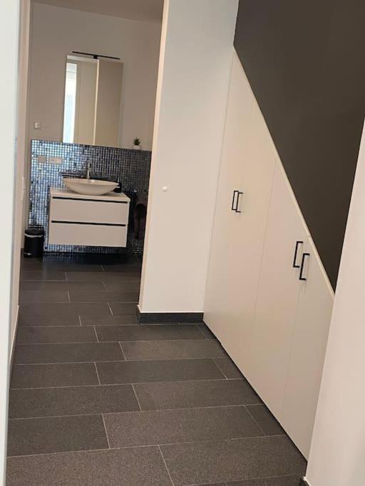 Atelierhaus Zentrum,ruhig,100 Meter Vom Rathausplatz *