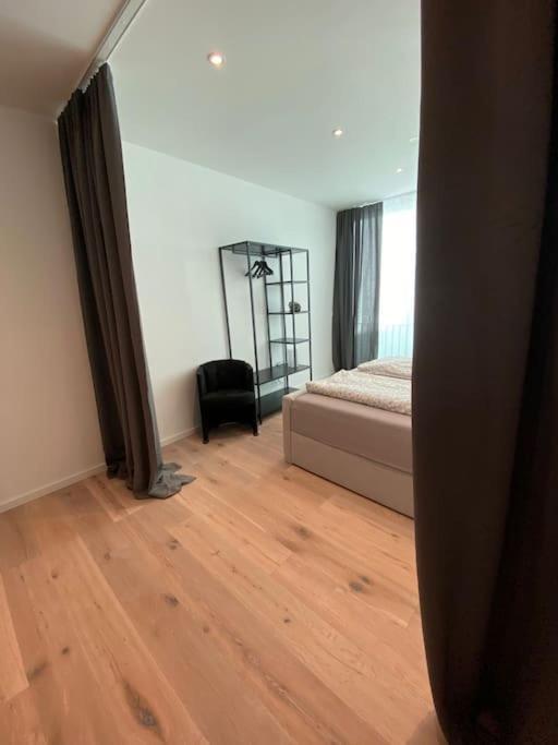 Atelierhaus Zentrum,ruhig,100 Meter Vom Rathausplatz Appartement *
